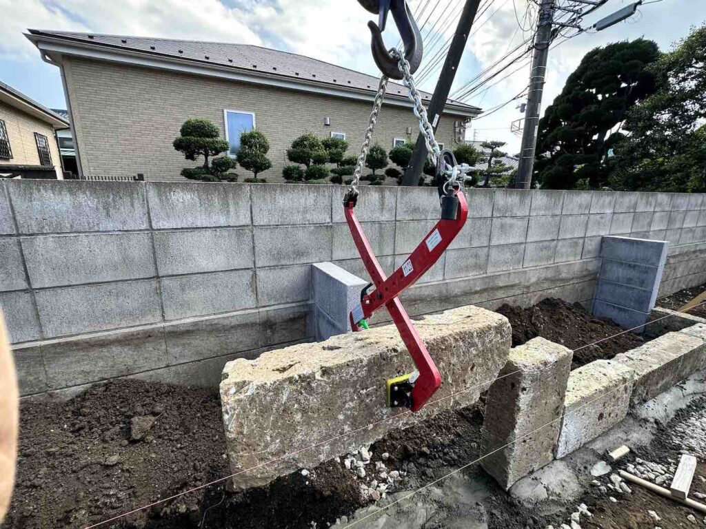 お庭の全体的なリフォームと稲荷社の石積み土台工事 9 IMG 53271