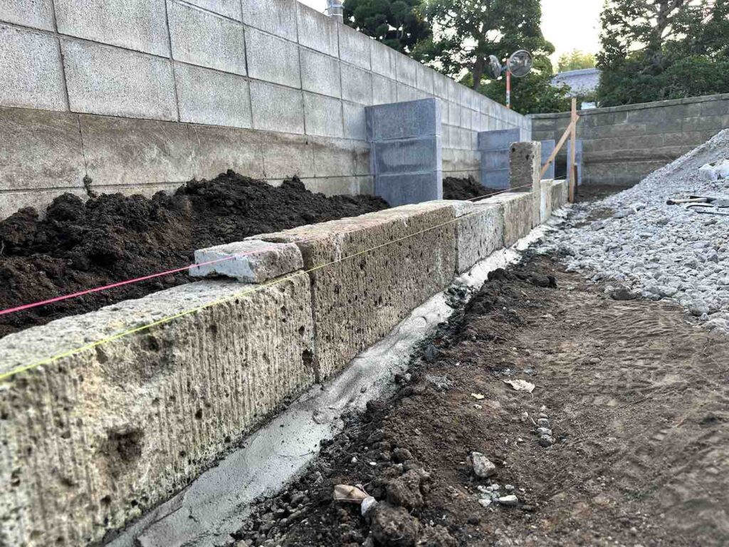 お庭の全体的なリフォームと稲荷社の石積み土台工事 10 IMG 53281